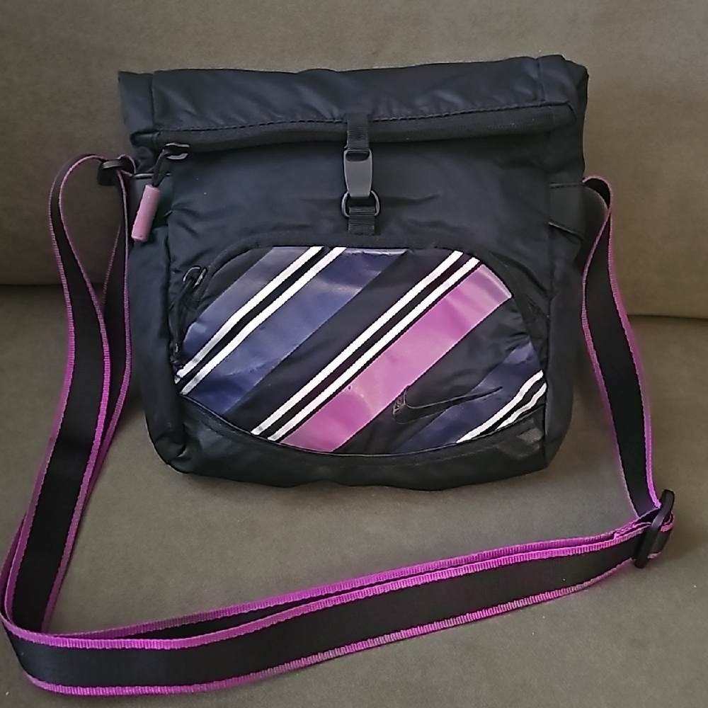 NIKE Crossbody Utility Pack Bag